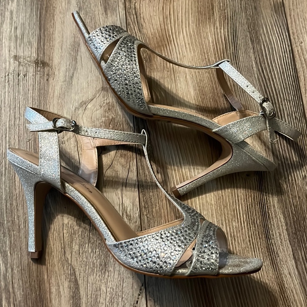 Silver sparkle wedding/prom heels 9